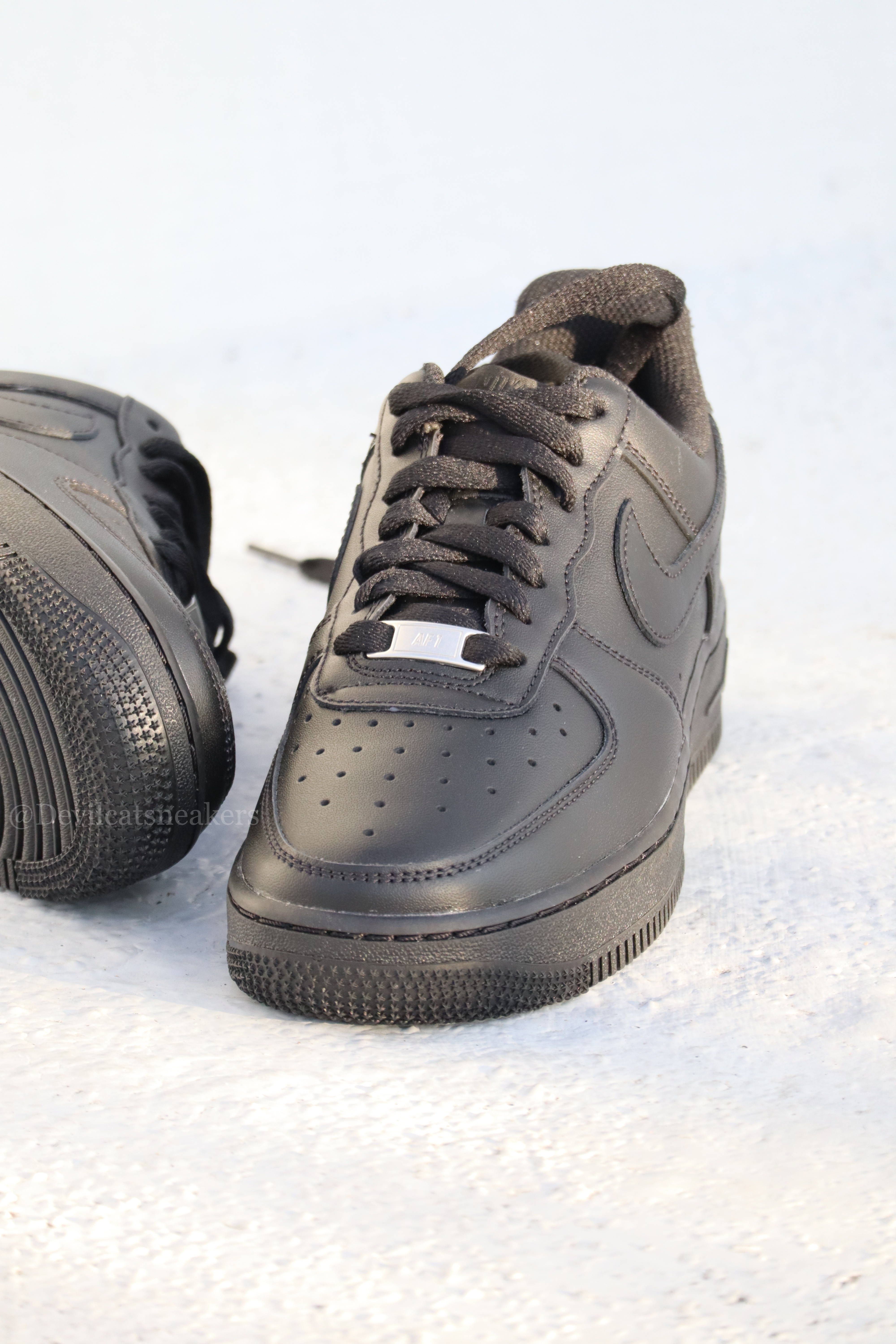 <現貨秒發!!>Nike Air Force 1 "Triple Black" 純黑 經典鐵牌 黑魂 男女款