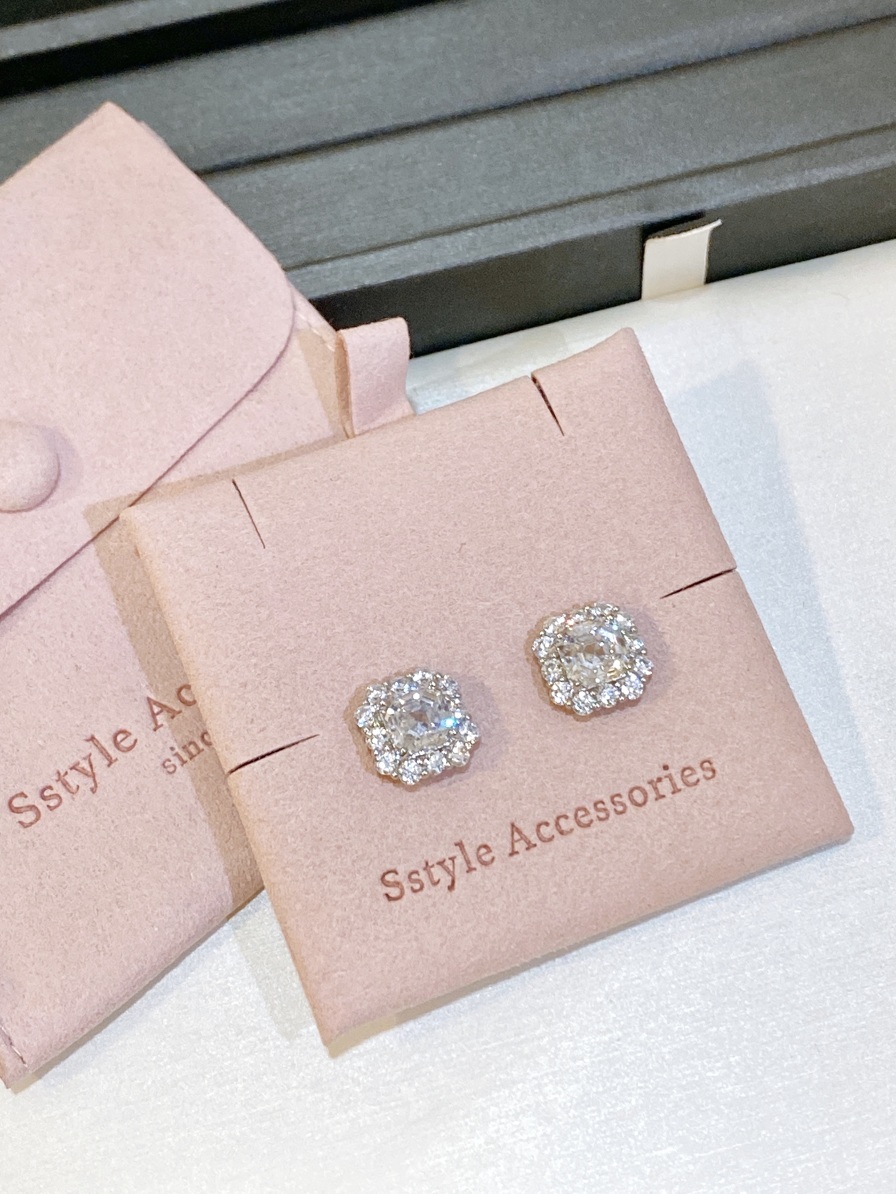 Classic cubic zirconia diamond earrings