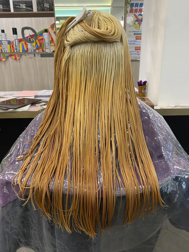 After color build up, dyeing hair can result in uneven patches. Image source: Provided by Bella.