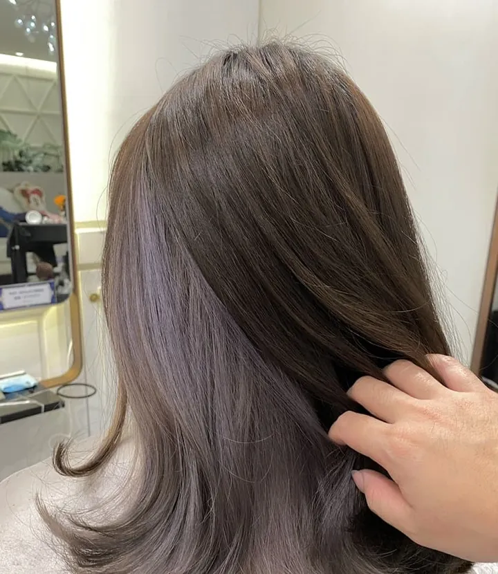 During the hair care phase, use color-depositing shampoo to maintain color after bleaching and fading. Image source: Bella.