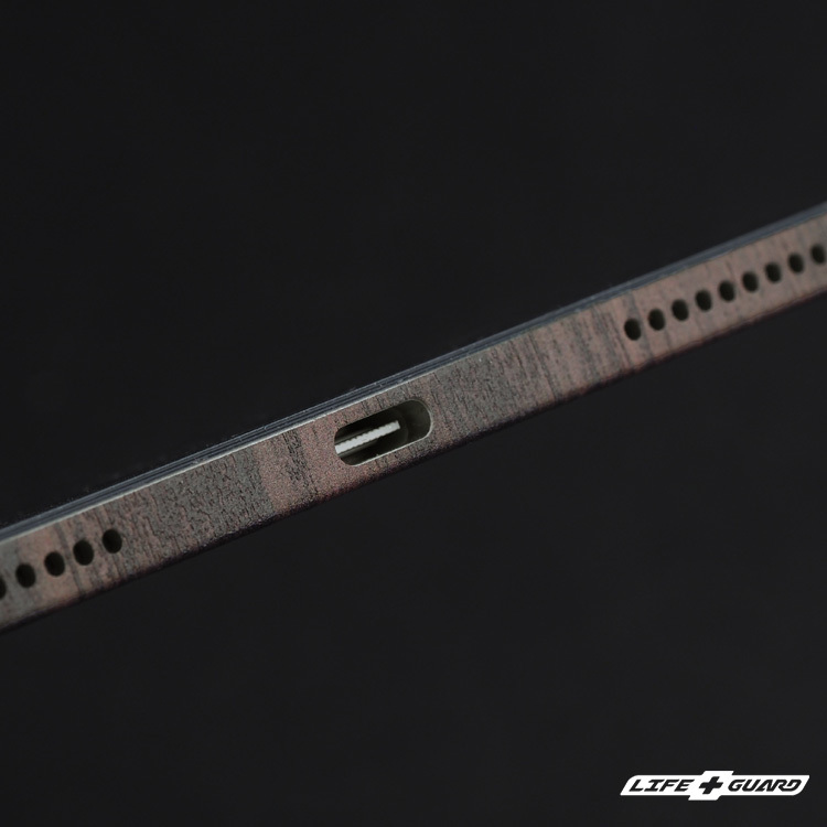 LIFE+GUARD iPad PRO 11'' M4 專用木紋貼膜特寫產品圖