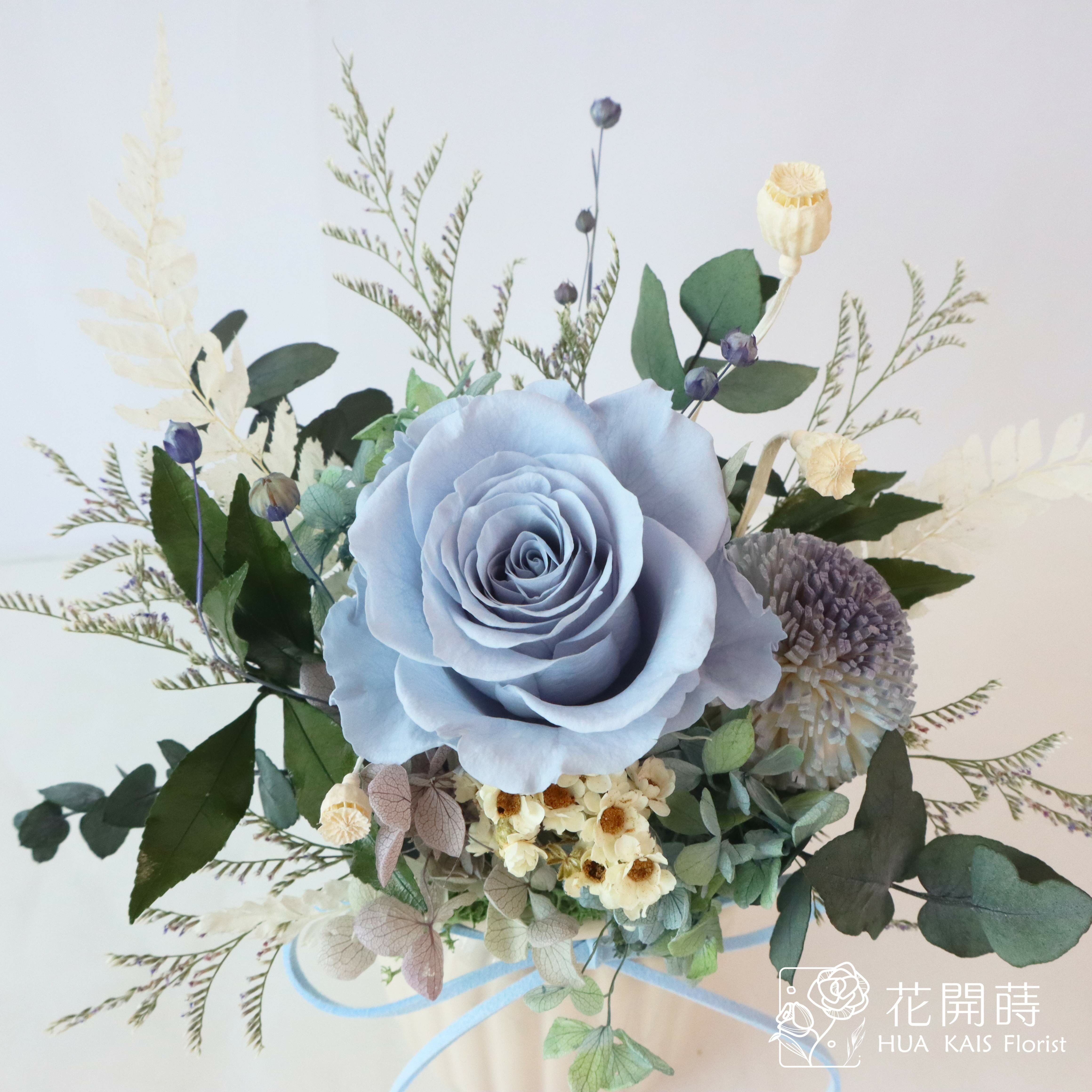 永生玫瑰小桌花|雲霧藍牛奶瓶|開幕小盆栽|生日禮物|辦公桌小盆花