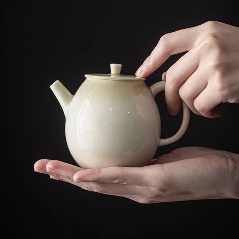 草木灰釉茶壺【A3】