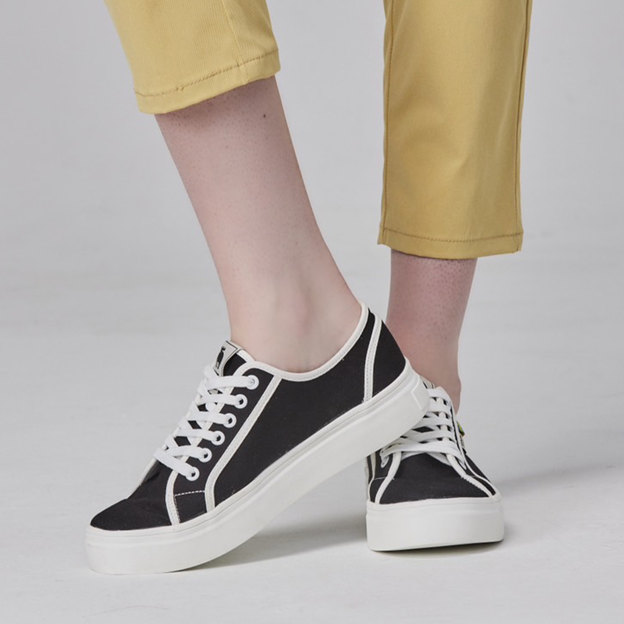 【惜福商品999】moz瑞典 駝鹿 小香風休閒鞋(黑)