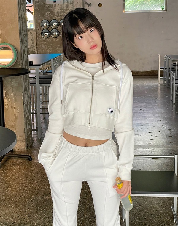 預訂｜MUAHMUAH LOGO STITCH CROP HOOD ZIPUP (2 COLOR)
