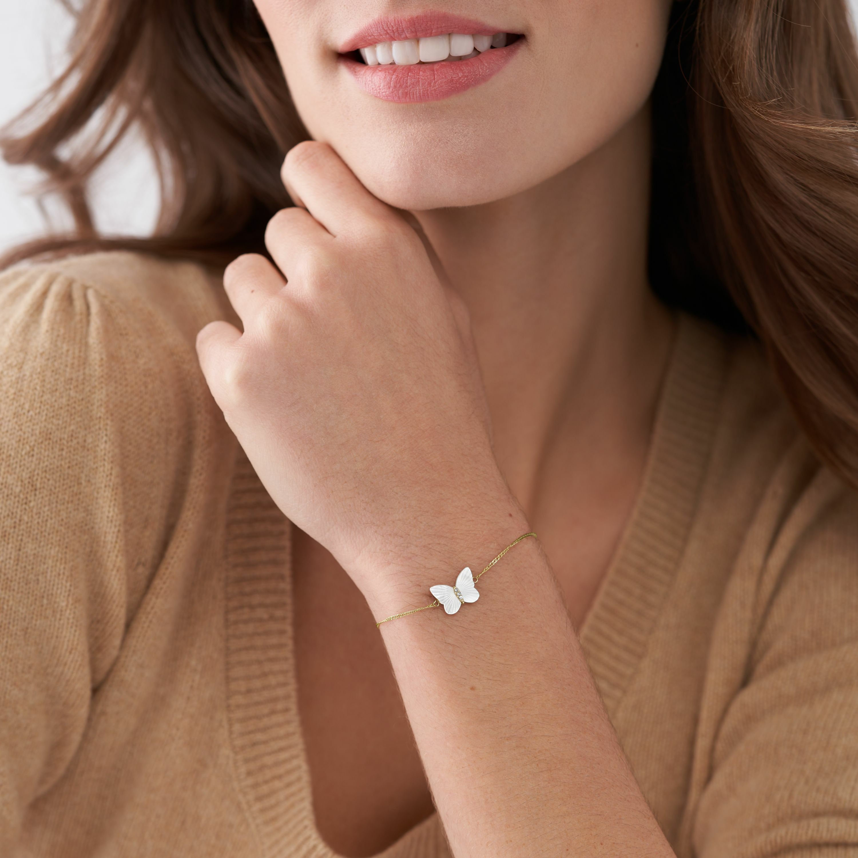 Sutton 蝶舞翩翩珍珠母貝手鍊 JF04425710