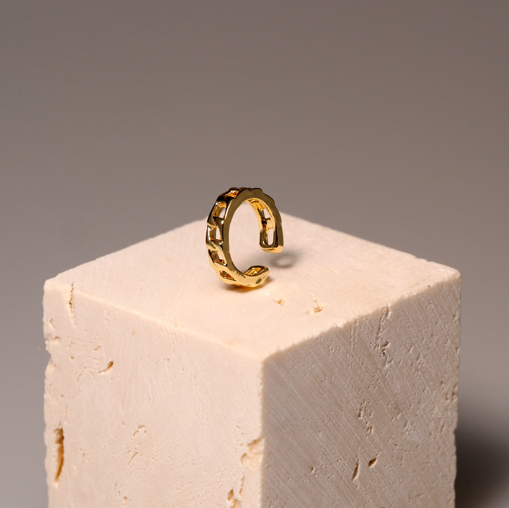 【AOI】鏤空的心被愛填滿-免耳洞耳骨夾-金/銀