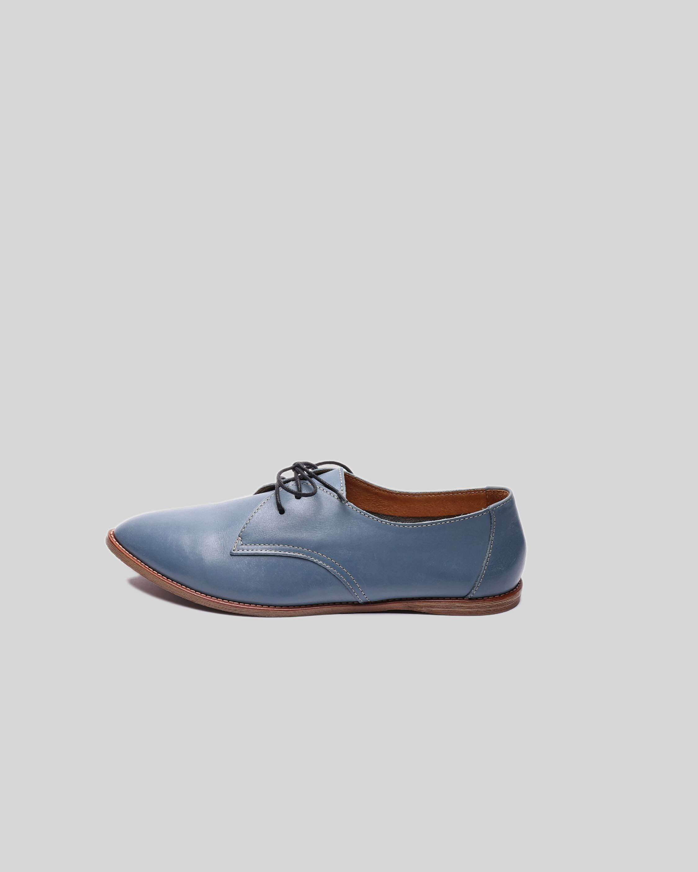 Pointy-toe derby blue