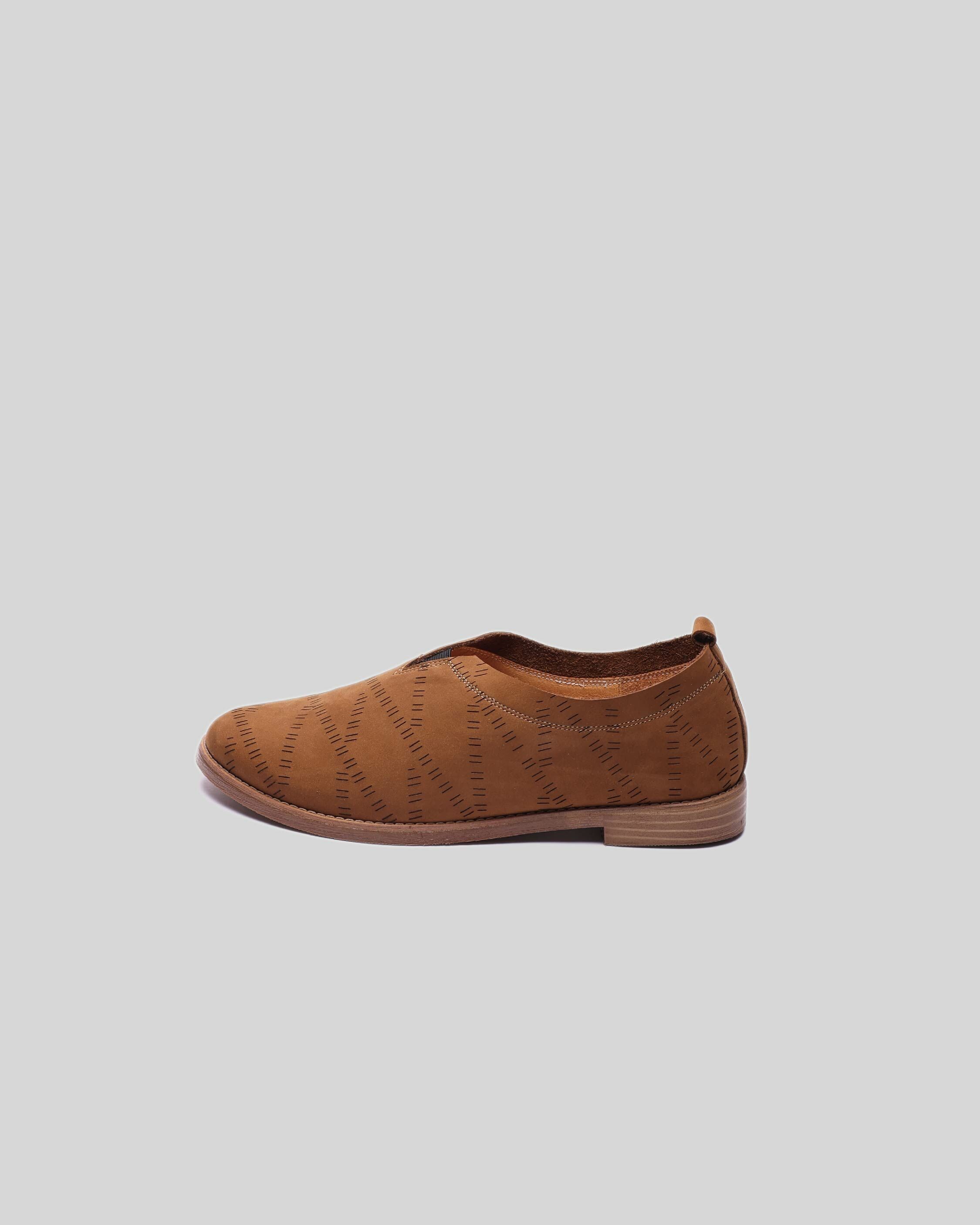 V slip-on brown