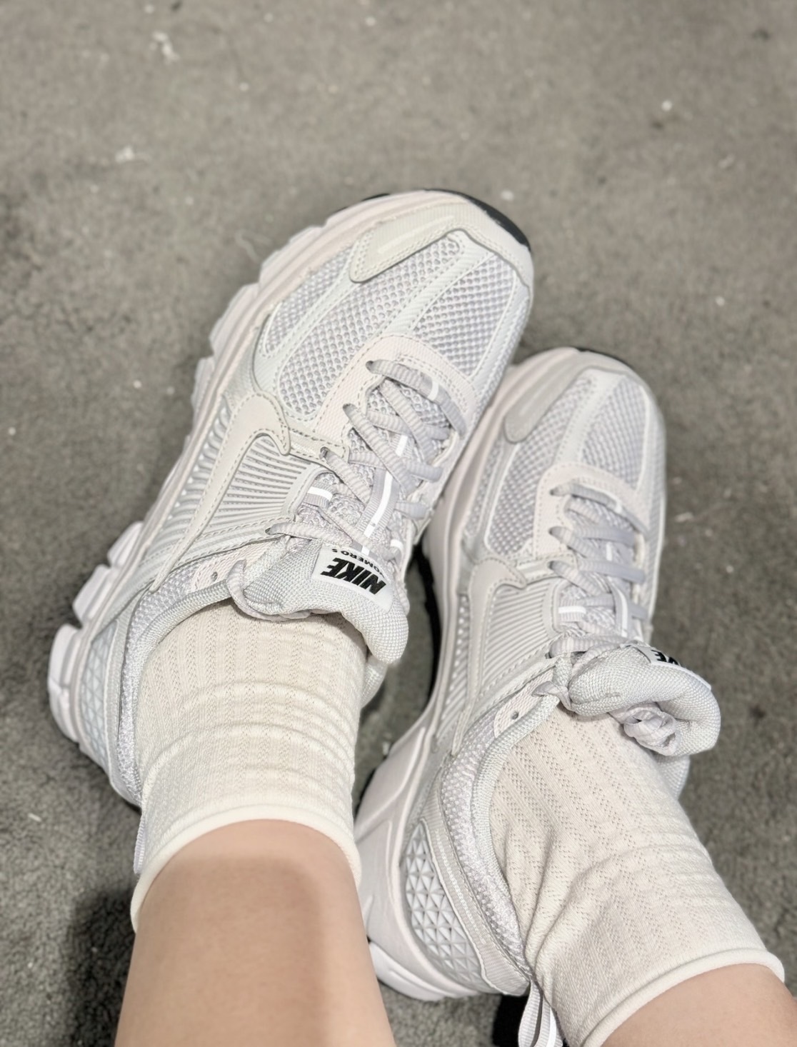 "調貨"  NIKE ZOOM VOMERO 5 GS 全白 白天使 緩震 老爹鞋 復古 休閒鞋 HF6998-100