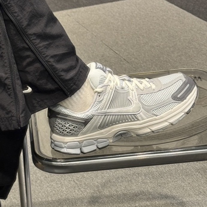"調貨" NIKE ZOOM VOMERO 5 GS 銀灰 金屬色 緩震 老爹鞋 復古 休閒鞋 HF6998-002