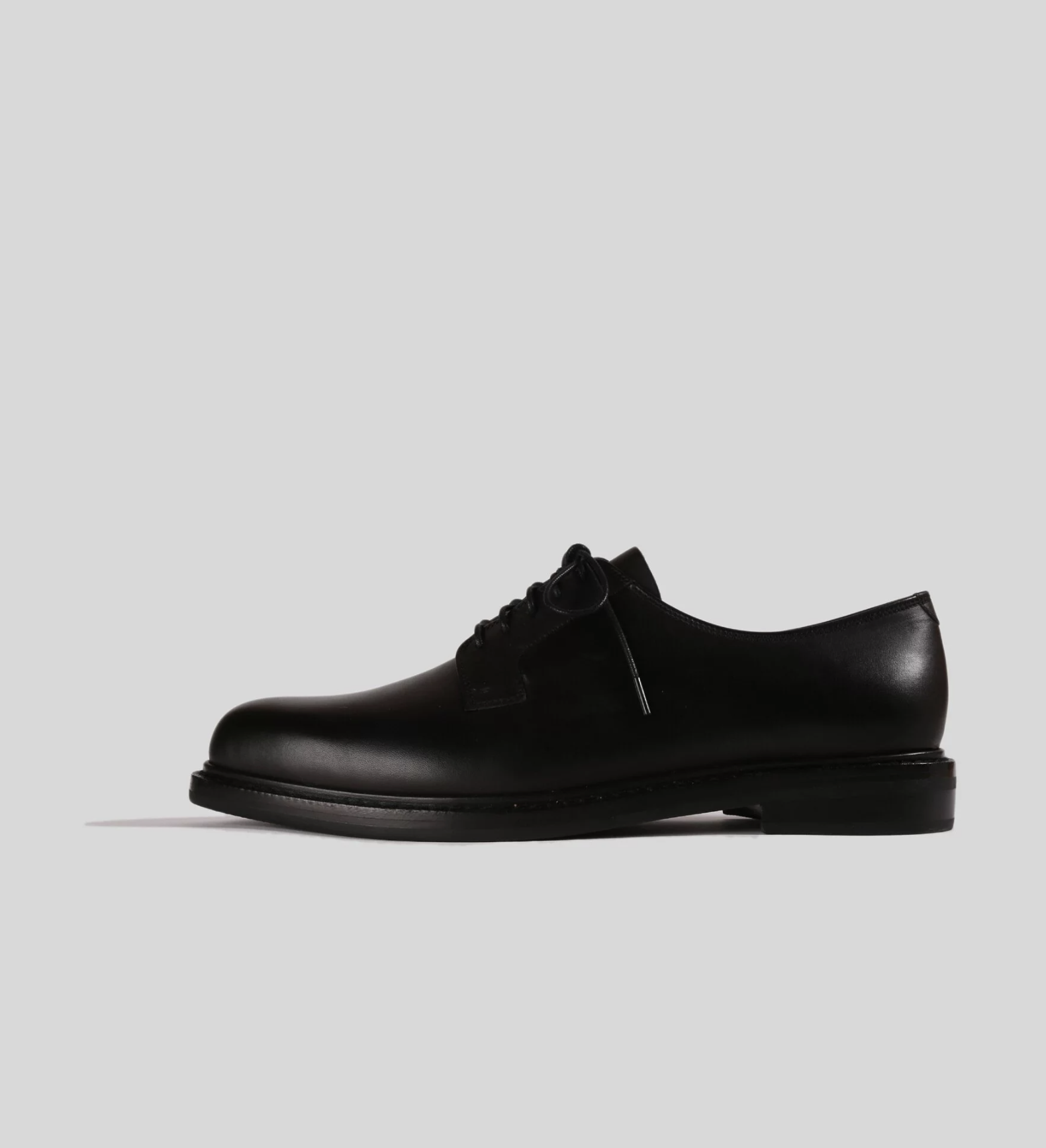 Blucher man all-black/sample sale