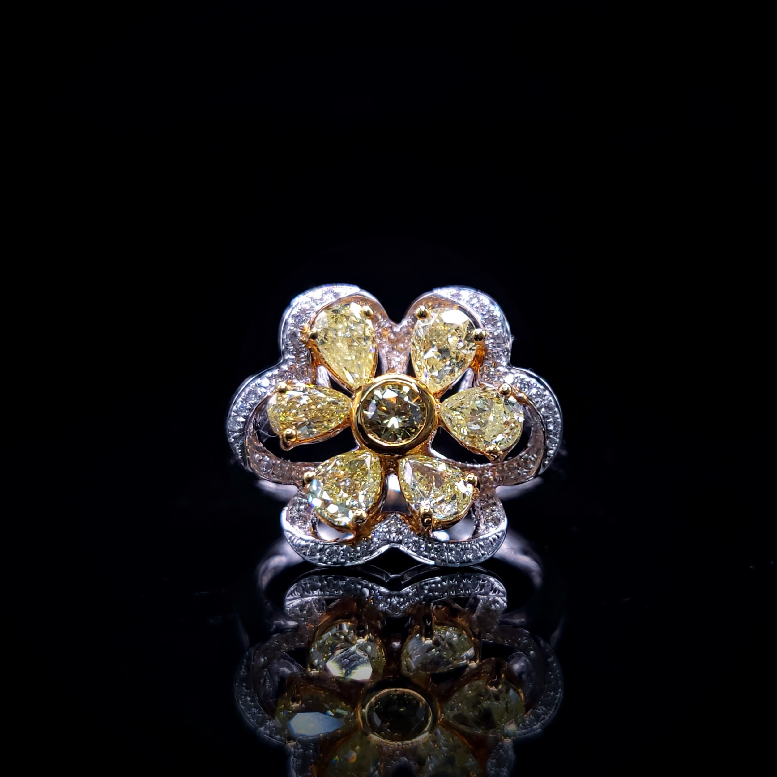 18K Gold 1.48ct Fancy Yellow Diamond Ring