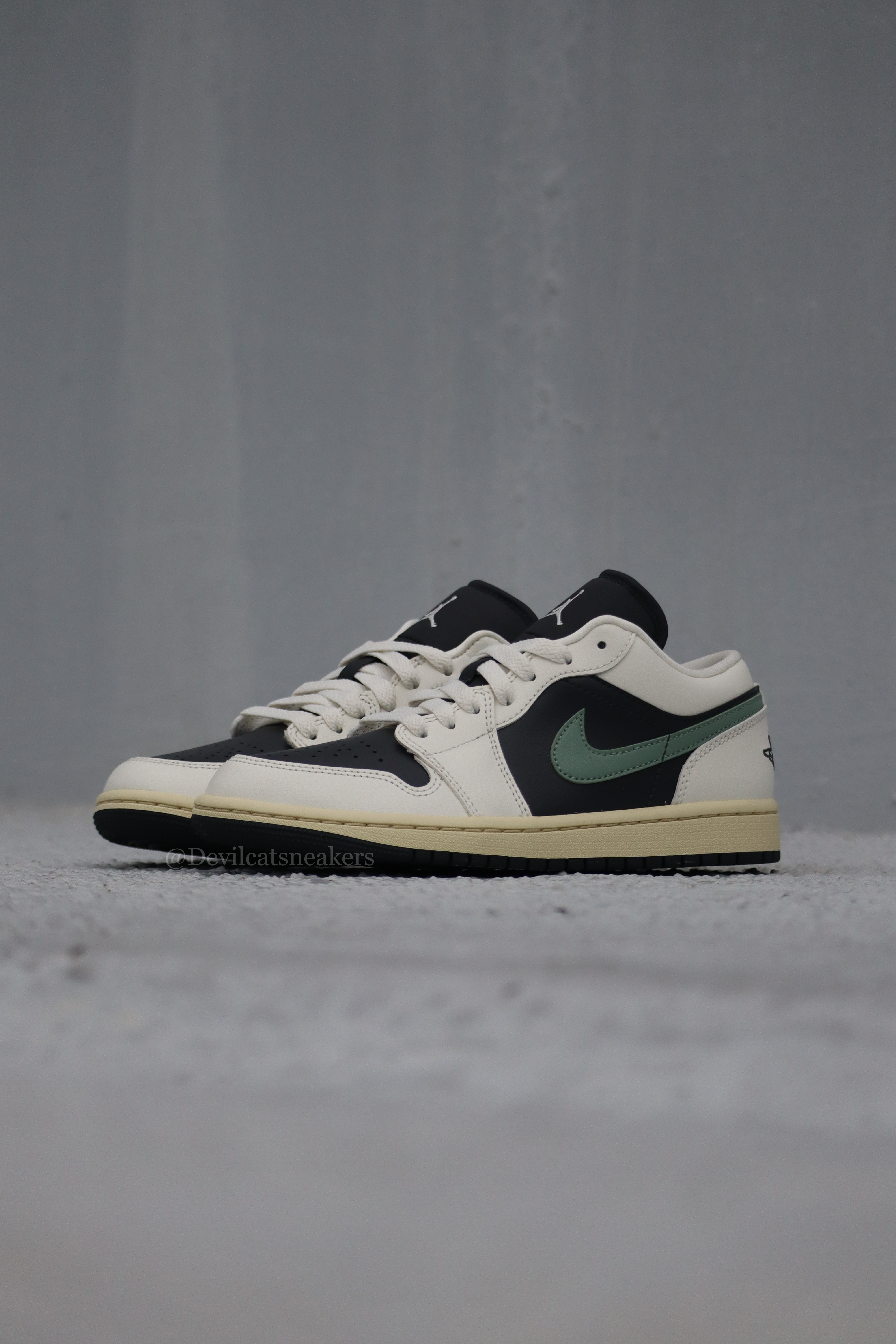 <現貨秒發!!>W Nike Air Jordan 1 Low "Jade Smoke" 黑綠 平替款倒勾 男女同款