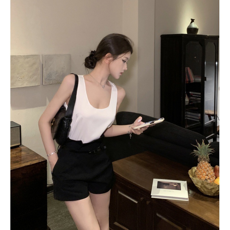 大U領綢緞上衣+高腰短褲(白/金)