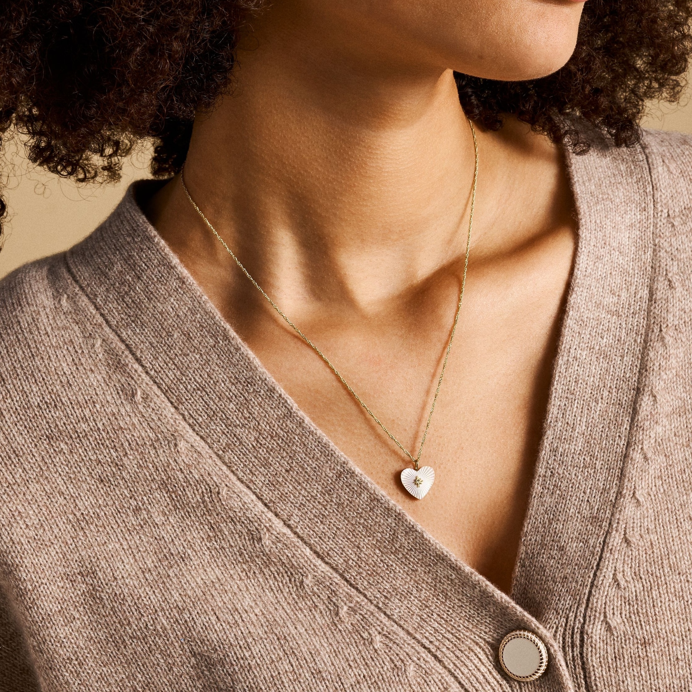 Sutton 愛之輝煌珍珠母貝項鍊 JF04731710