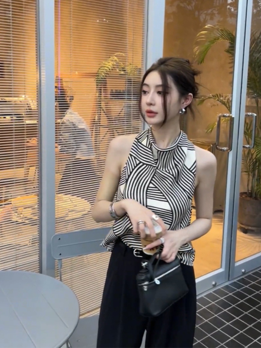 線條印花綢緞無袖上衣