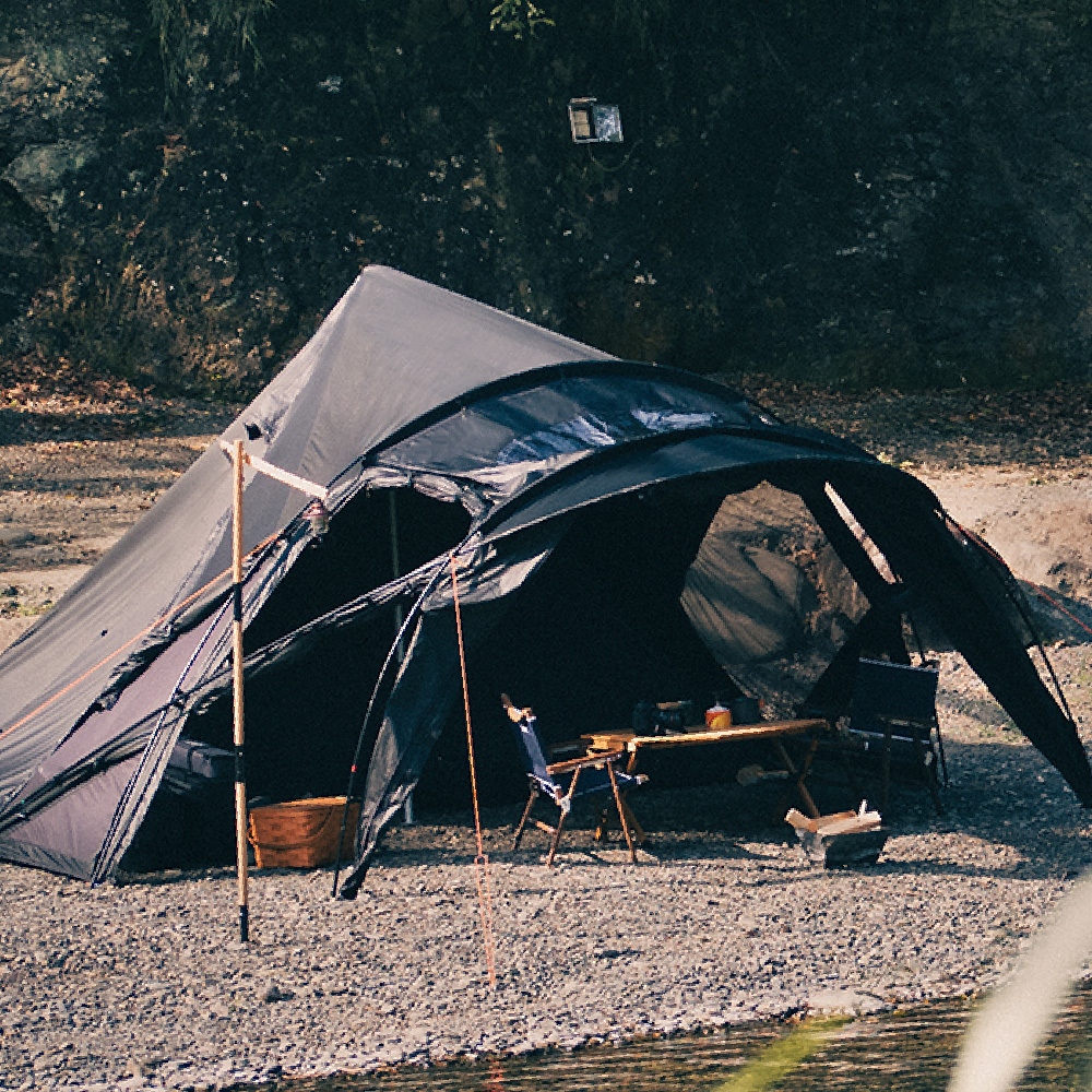 Kabuto 380 -Black version- family tent for four people