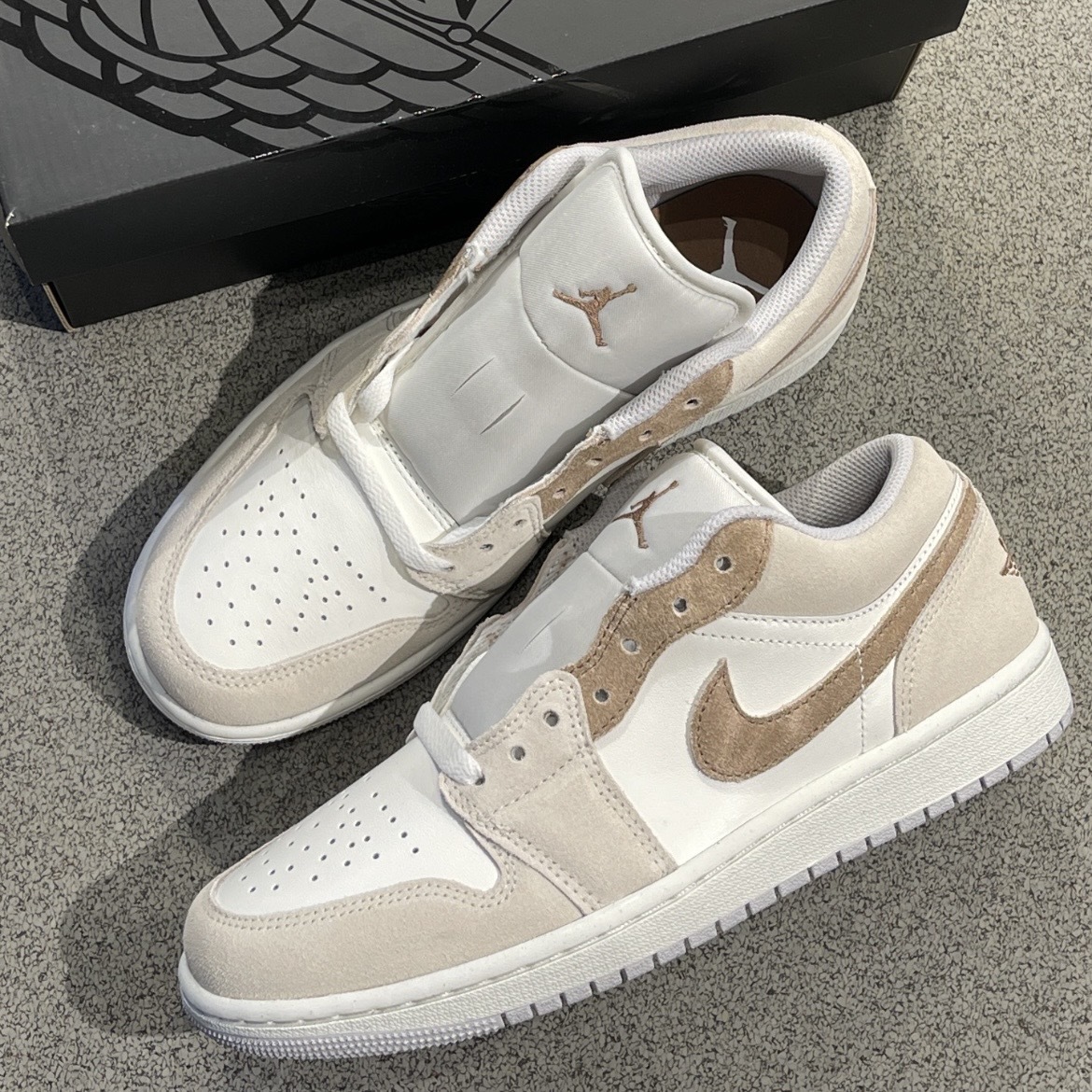 Nike AJ1 Low SE V2 摩卡淺棕 HF1567-200