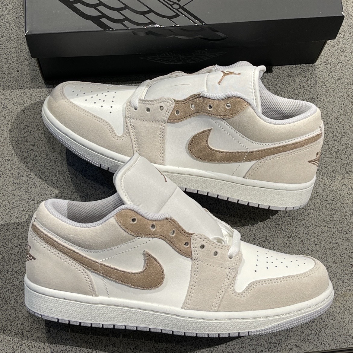 Nike AJ1 Low SE V2 摩卡淺棕 HF1567-200