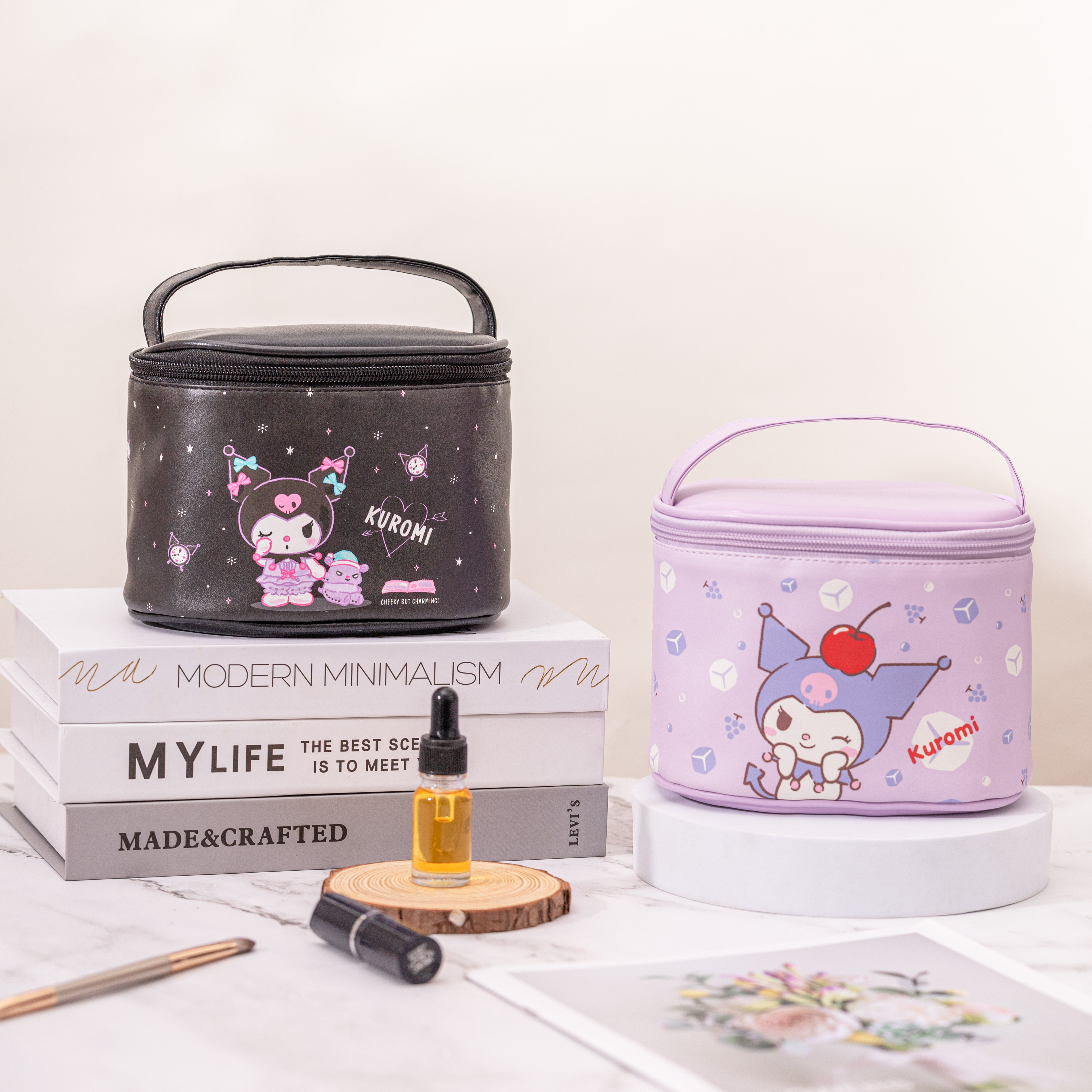 三麗鷗 𝗦𝗮𝗻𝗿𝗶𝗼｜橢圓萬用包 旅行收納包