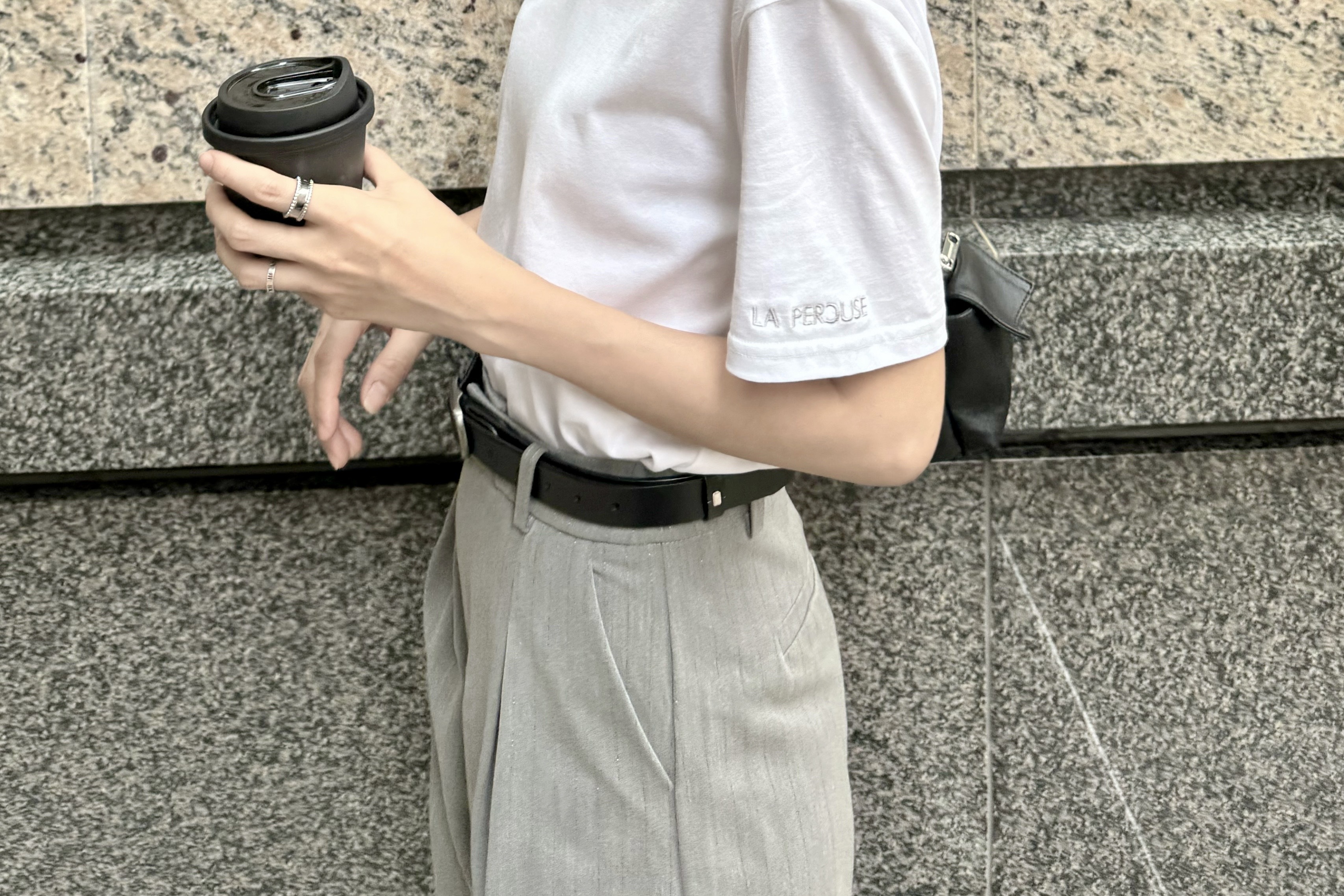 LP Embroidered V-Neck Tee_TP247L05