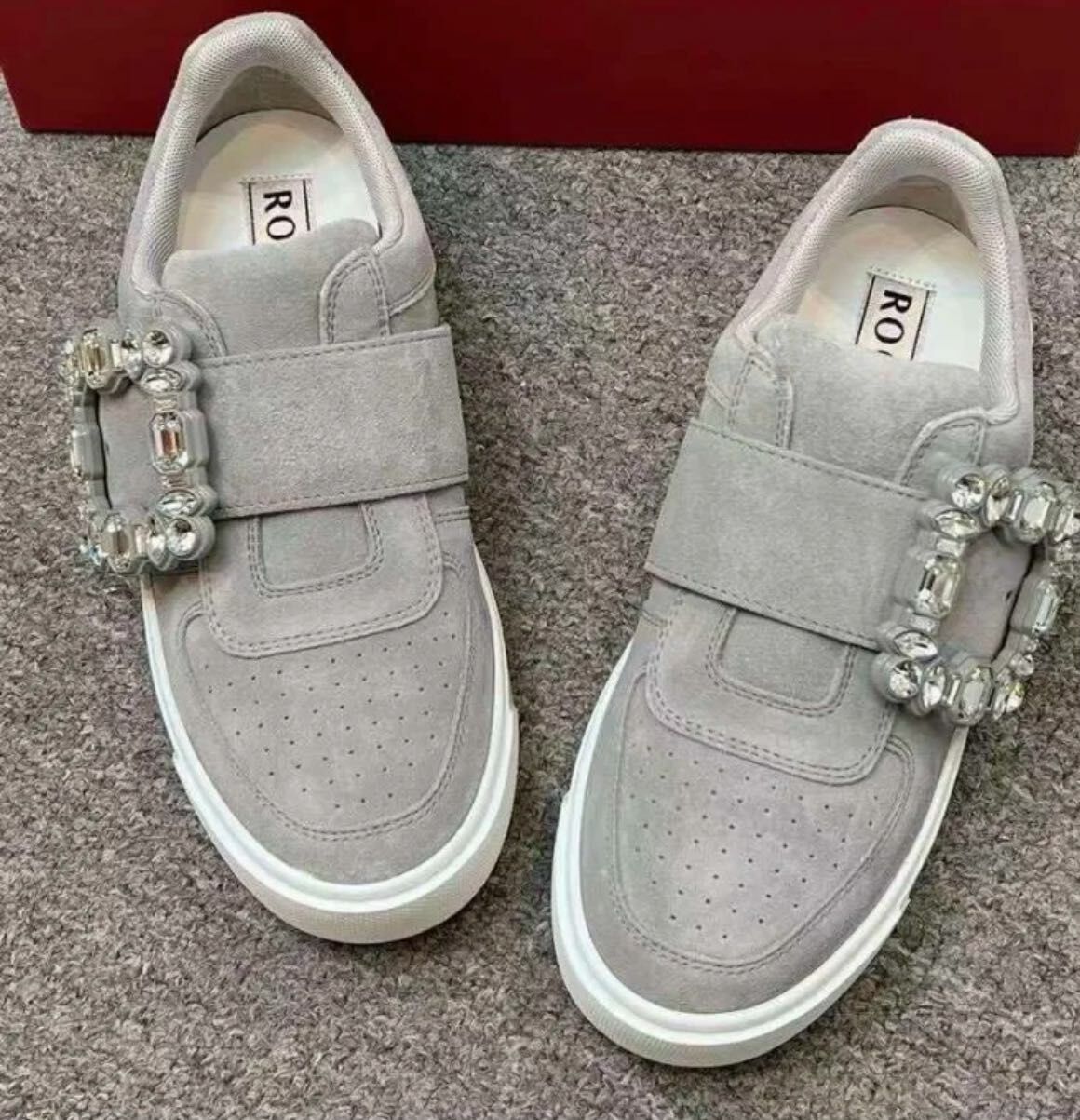 RV側鑽灰色扣運動鞋 -M