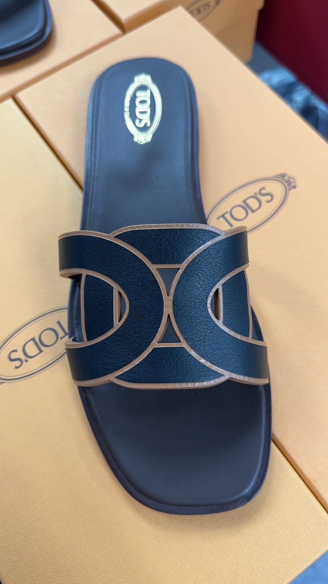 TODS 黑色logo拖鞋 -M