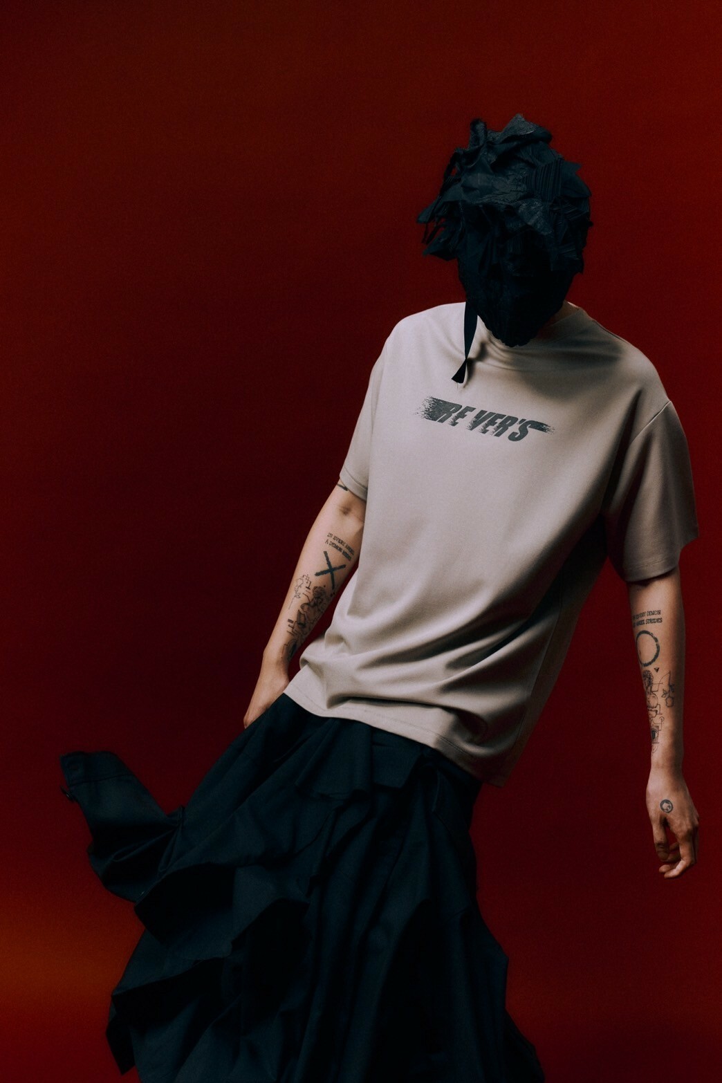 RE VER'S / PATIENT 重磅棉質 雙面斑駁Logo 沙色剪裁短袖 T - SAND-