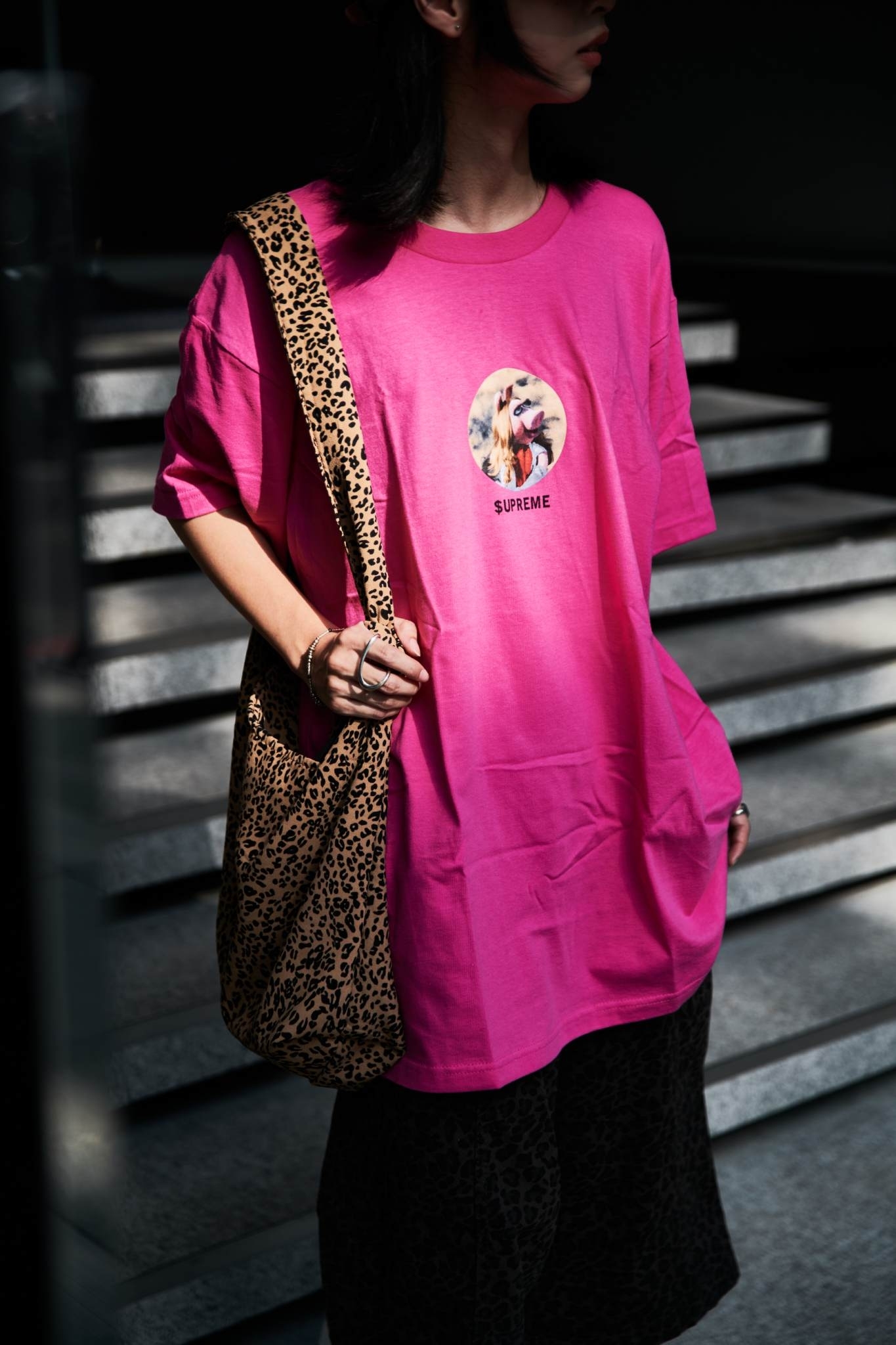 ☆ETW☆【EASY TO WEAR】Supreme 24SS Miss Piggy Tee 布偶 豬小姐 短T