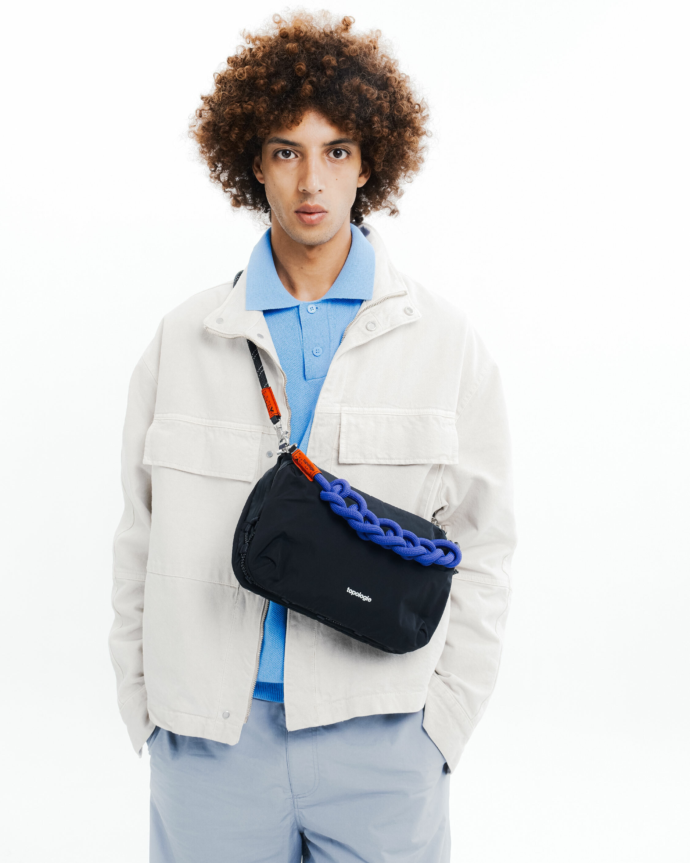 Bottle 大號水瓶斜背包 |黑色(低光緞面)