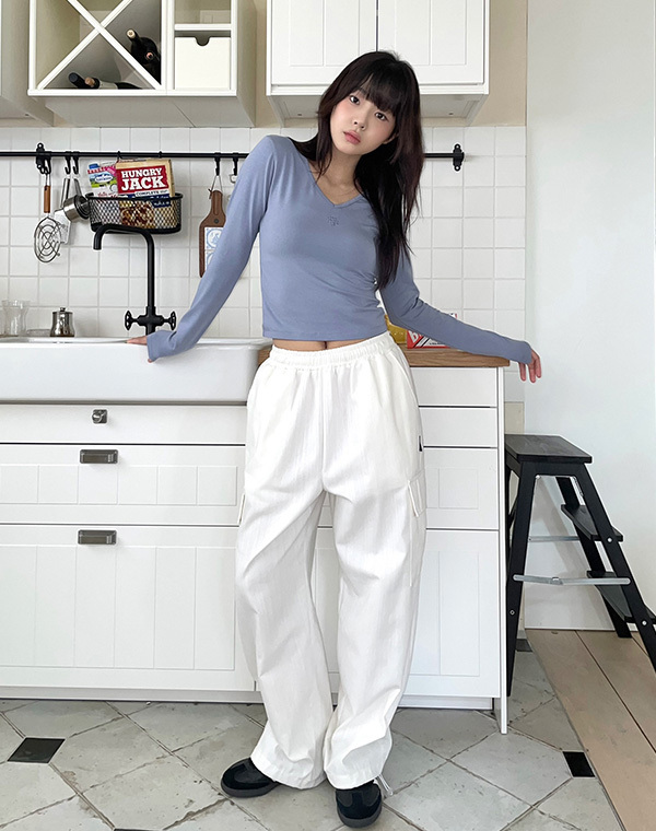 muahmuah - LOGO STITCH V-NECK LONG SLEEVE (BLUE)