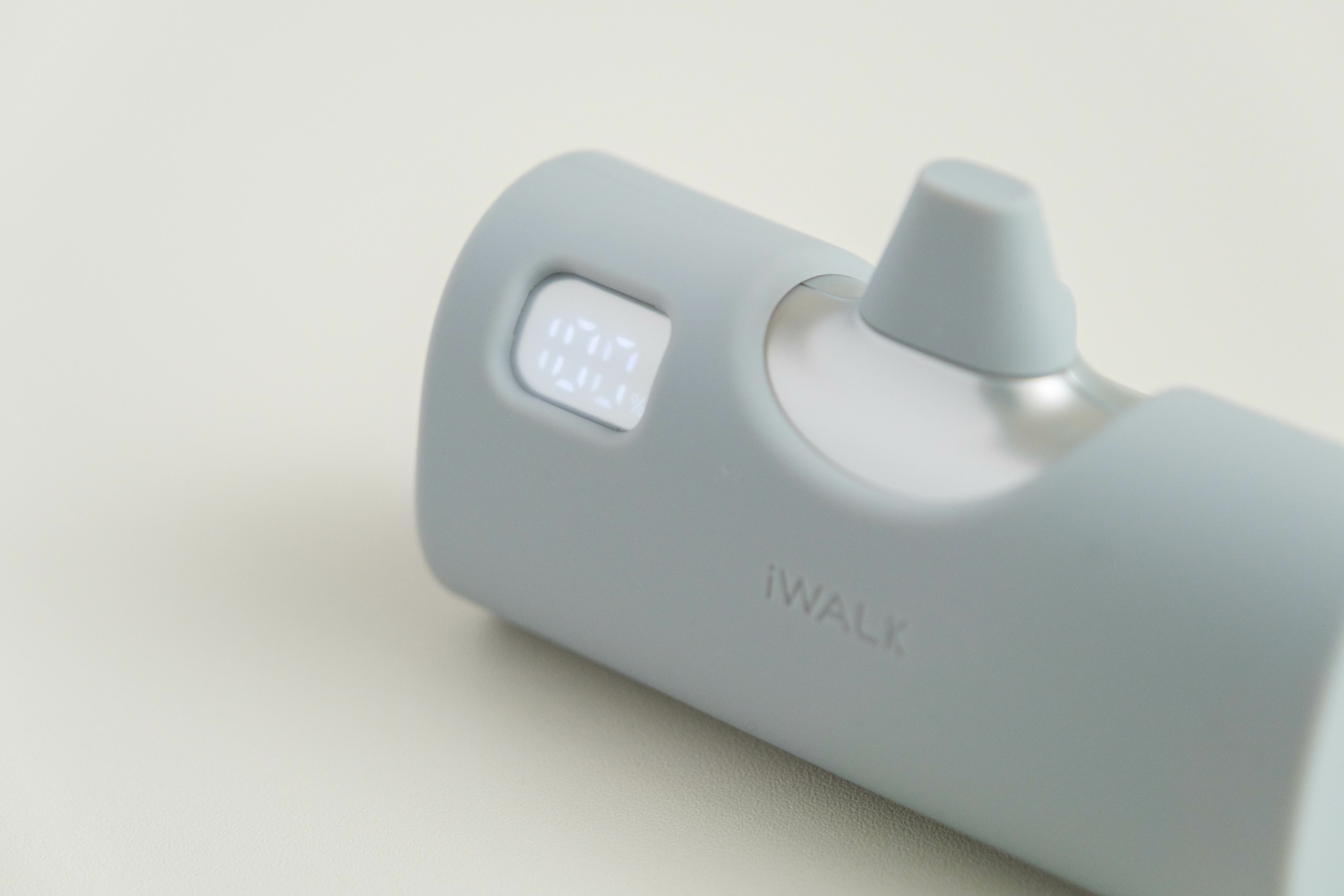 【iWALK】 TWINS 雙頭直插式行動電源 四色