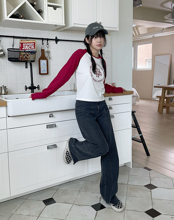 muahmuah - STITCH LOGO RAGLAN LONG SLEEVE (CHERRY)