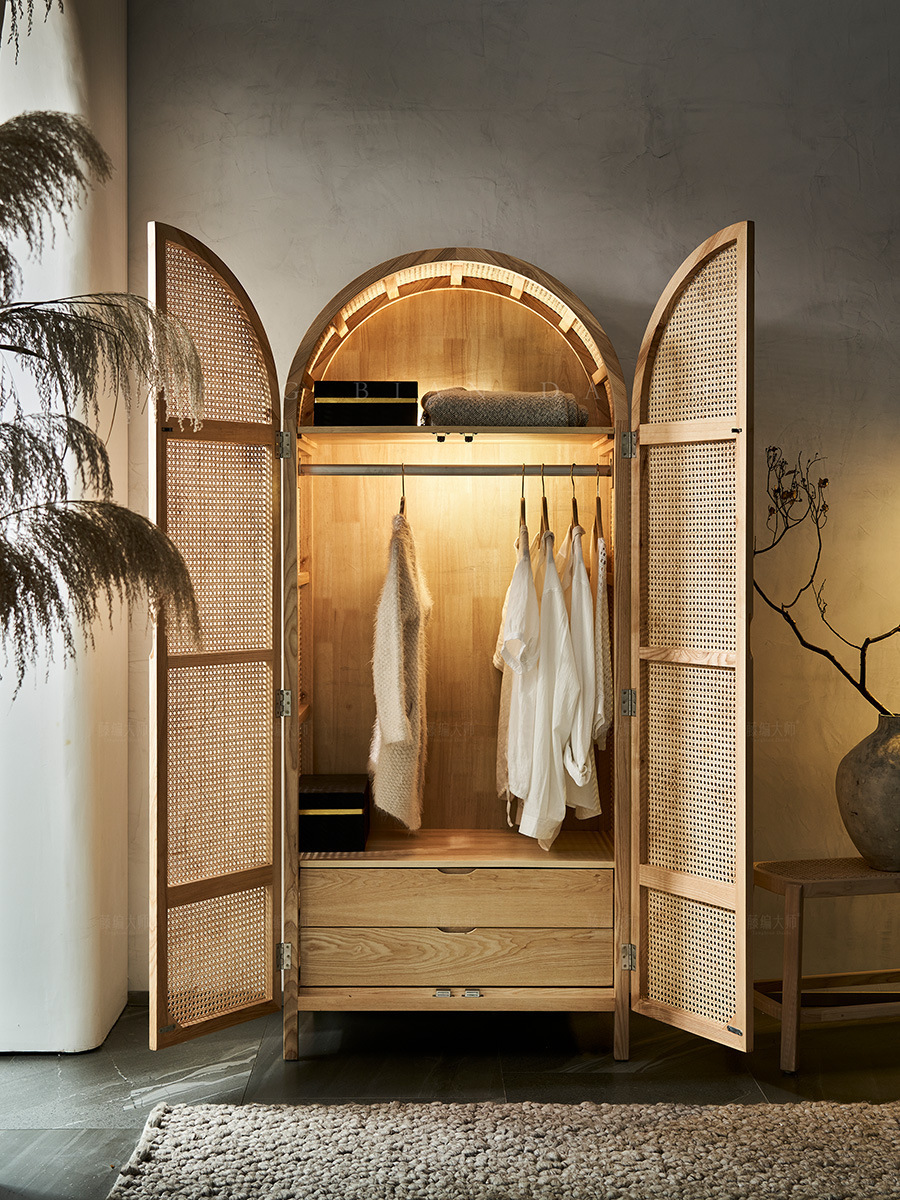 實木藤編拱形圓頂衣櫥