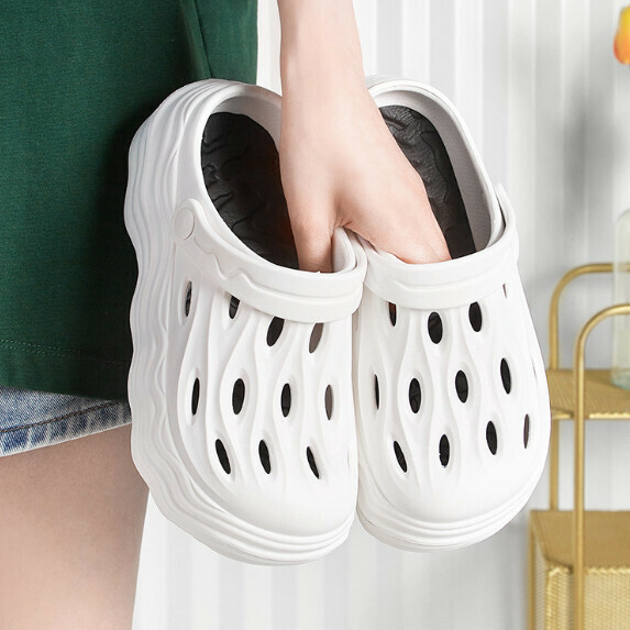 New 7CM wavy hole slippers for women (white [36_41 size] (contact customer service after placing the order to confirm the delivery size)