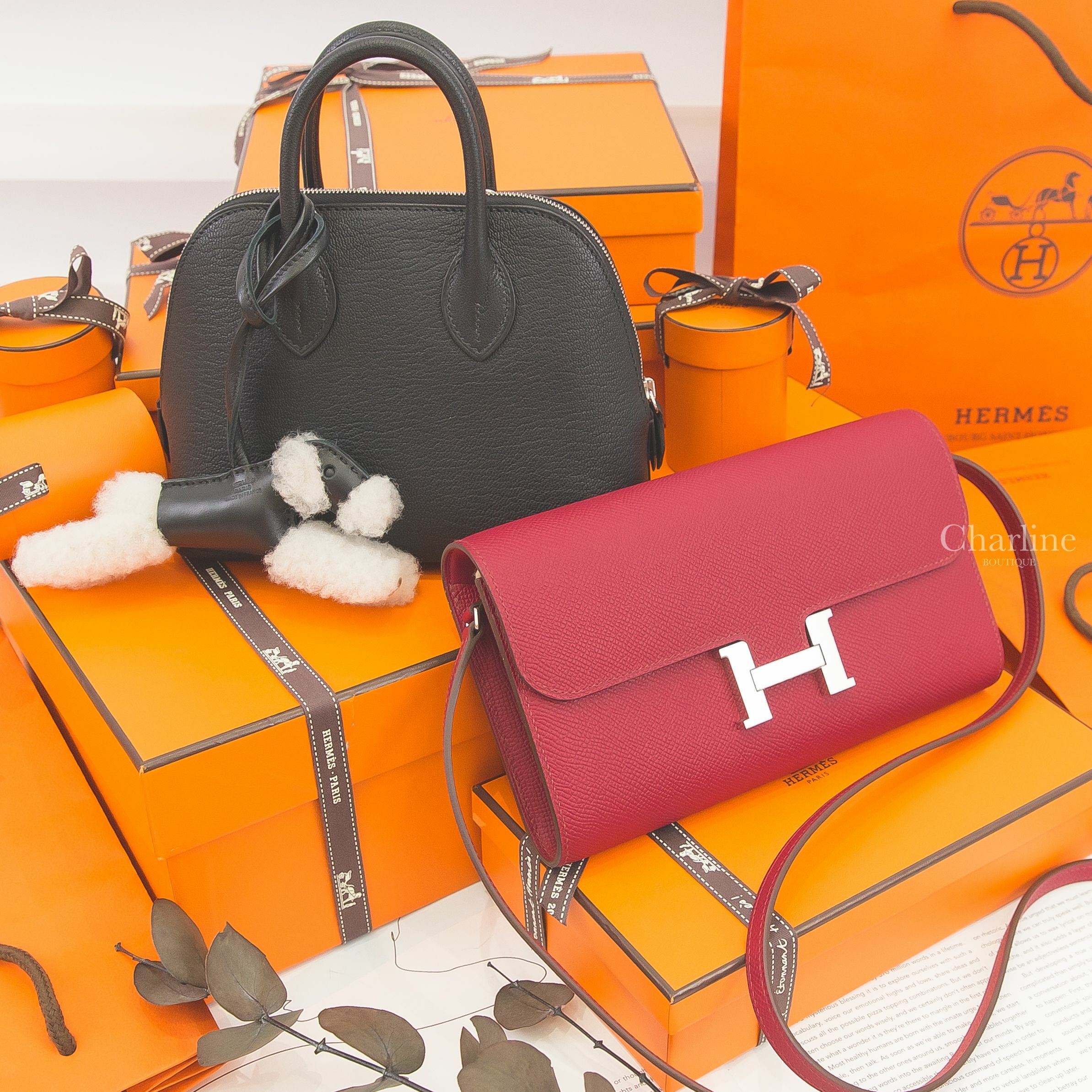 Hermès Constance To Go Wallet 寶石紅銀釦肩背包,Hermès Bolide Mini 黑色銀釦迷你手提肩背包,Hermès Budy 黑色羊毛獵狐梗犬吊飾-Charline Boutique 精品代購