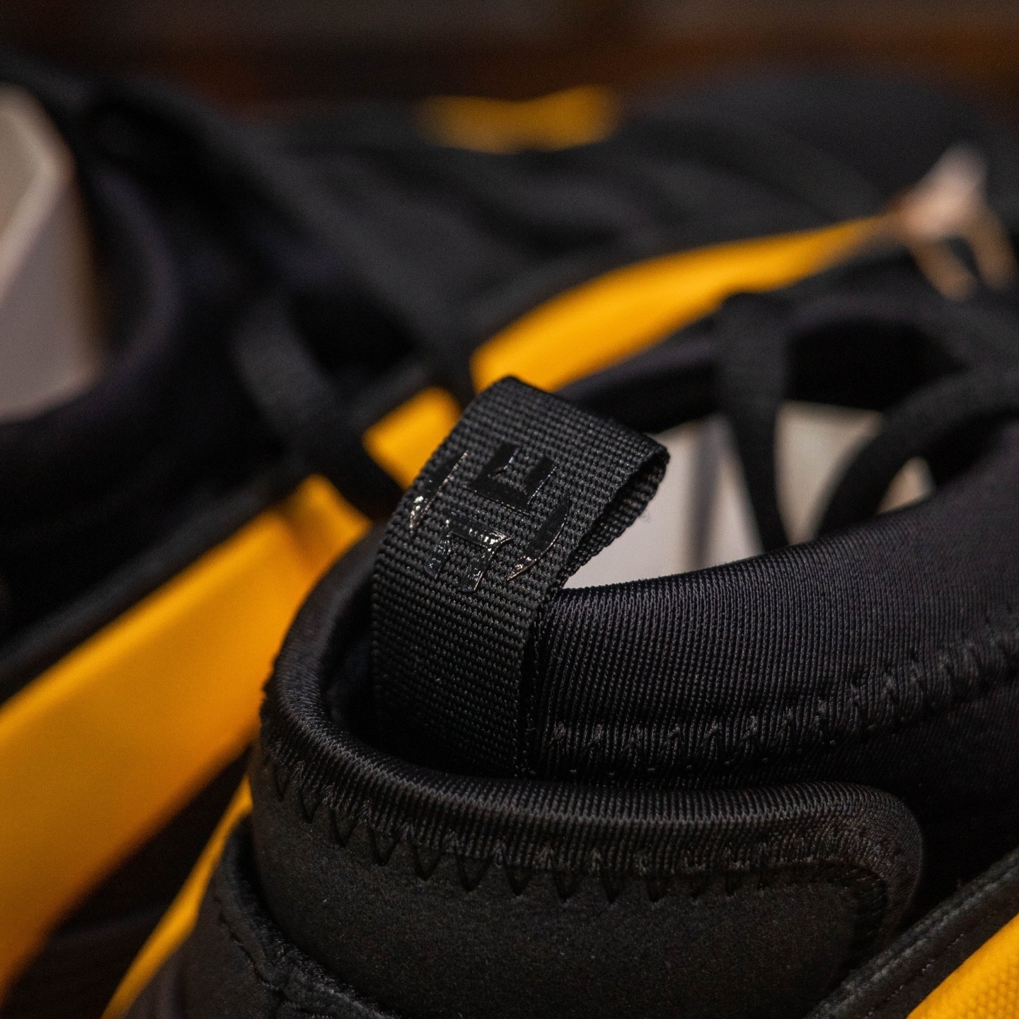 Adidas Harden Volume 8 黑黃 IG6589