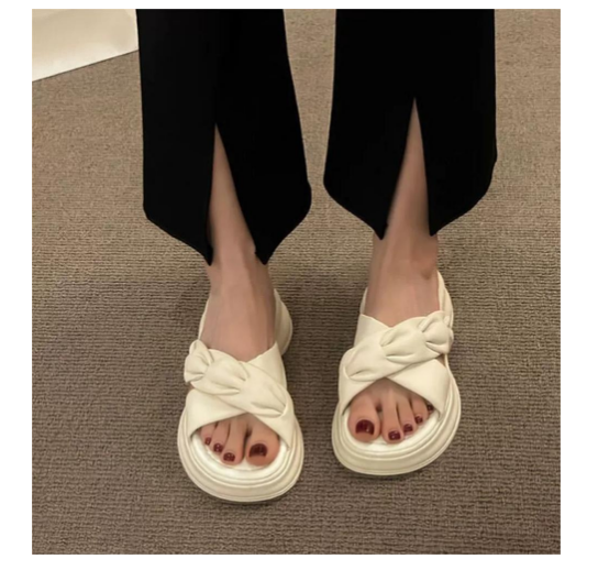 New thick-soled sandals (off-white, size 35-40) (contact customer service after placing order to confirm delivery size)
