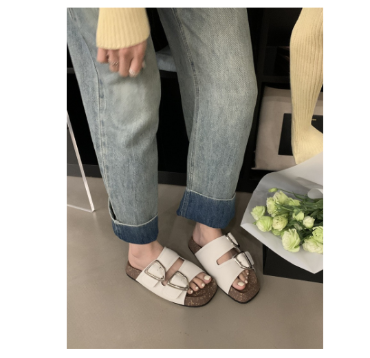 New square-toe thick-soled retro slippers (off-white, sizes 35-39) (contact customer service after placing an order to confirm the delivery size)