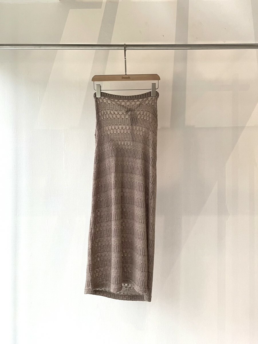 杏 裸肌感毛線掛脖洋裝