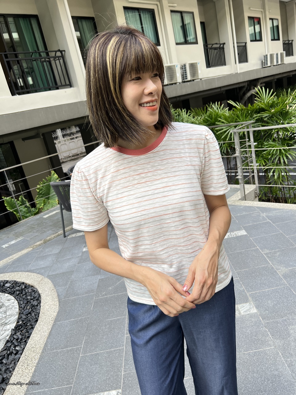 泰國彩色橫條拋袖上衣