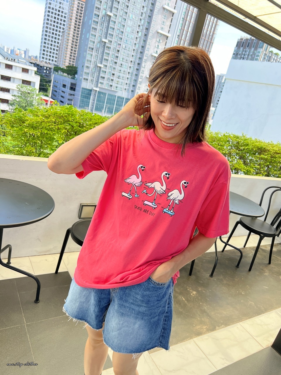 泰國俏皮紅鶴溜滑板T