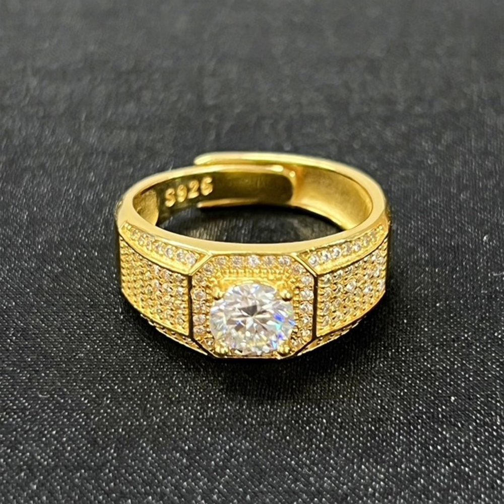 【飾品配件】001 黃金包銀 一克拉莫桑真鑽 可調式戒圍 男戒