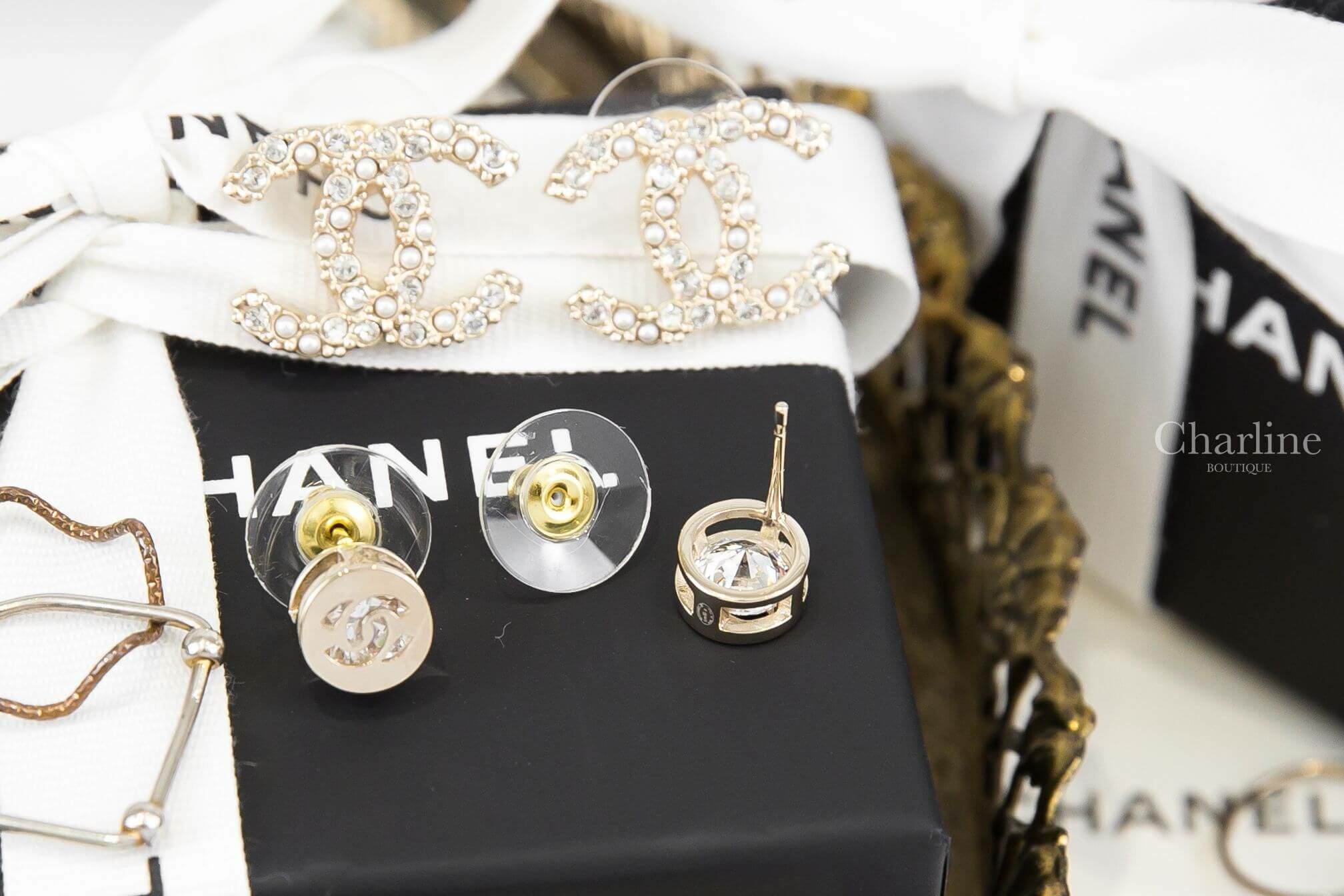 Chanel Stud Earrings 金色水晶CC圓形耳環-Charline Boutique 精品代購