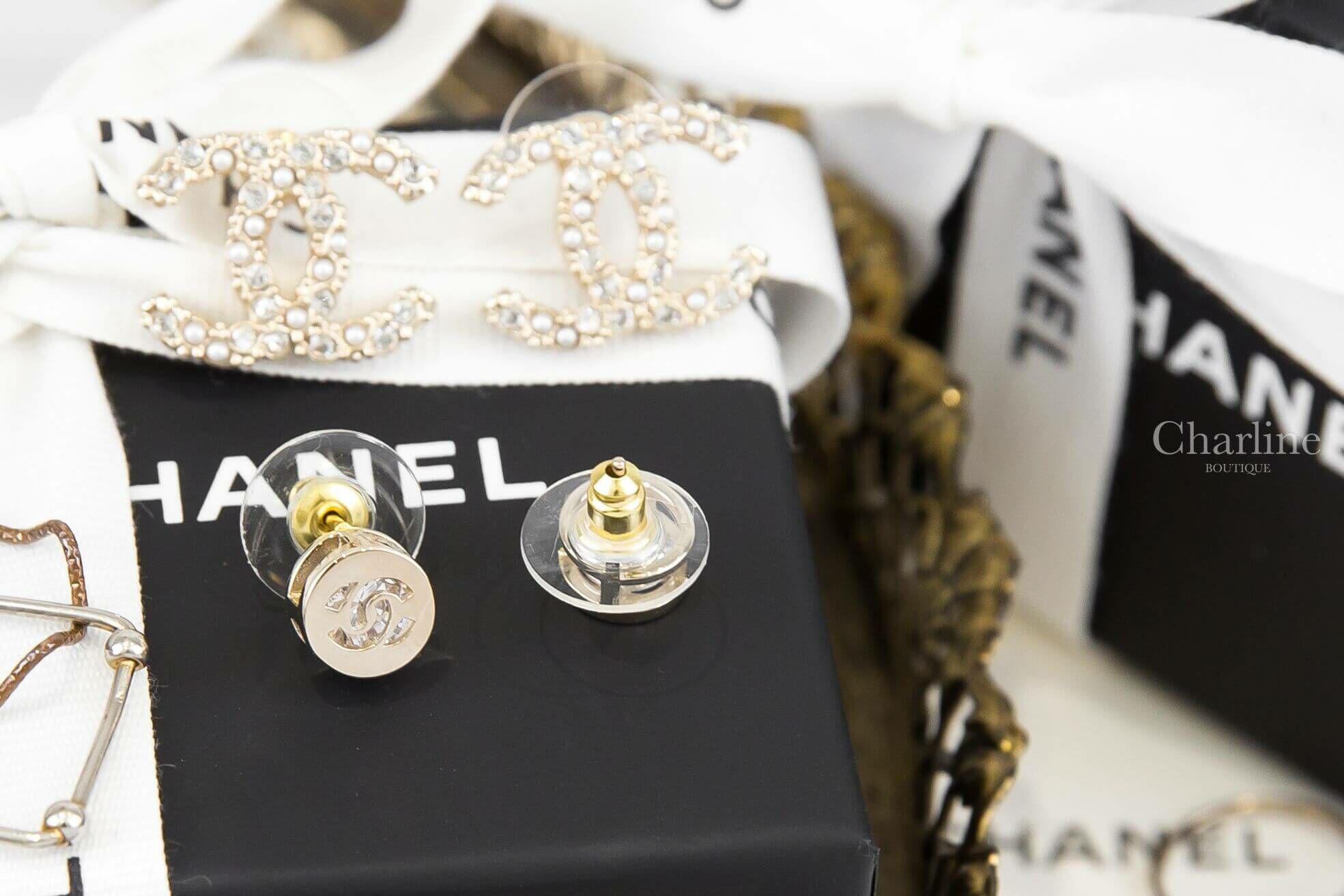 Chanel Stud Earrings 金色水晶CC圓形耳環-Charline Boutique 精品代購