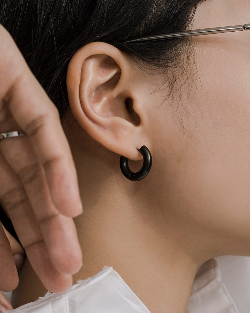 RECOVERY 基本4MM小圈形耳環 (霧黑)