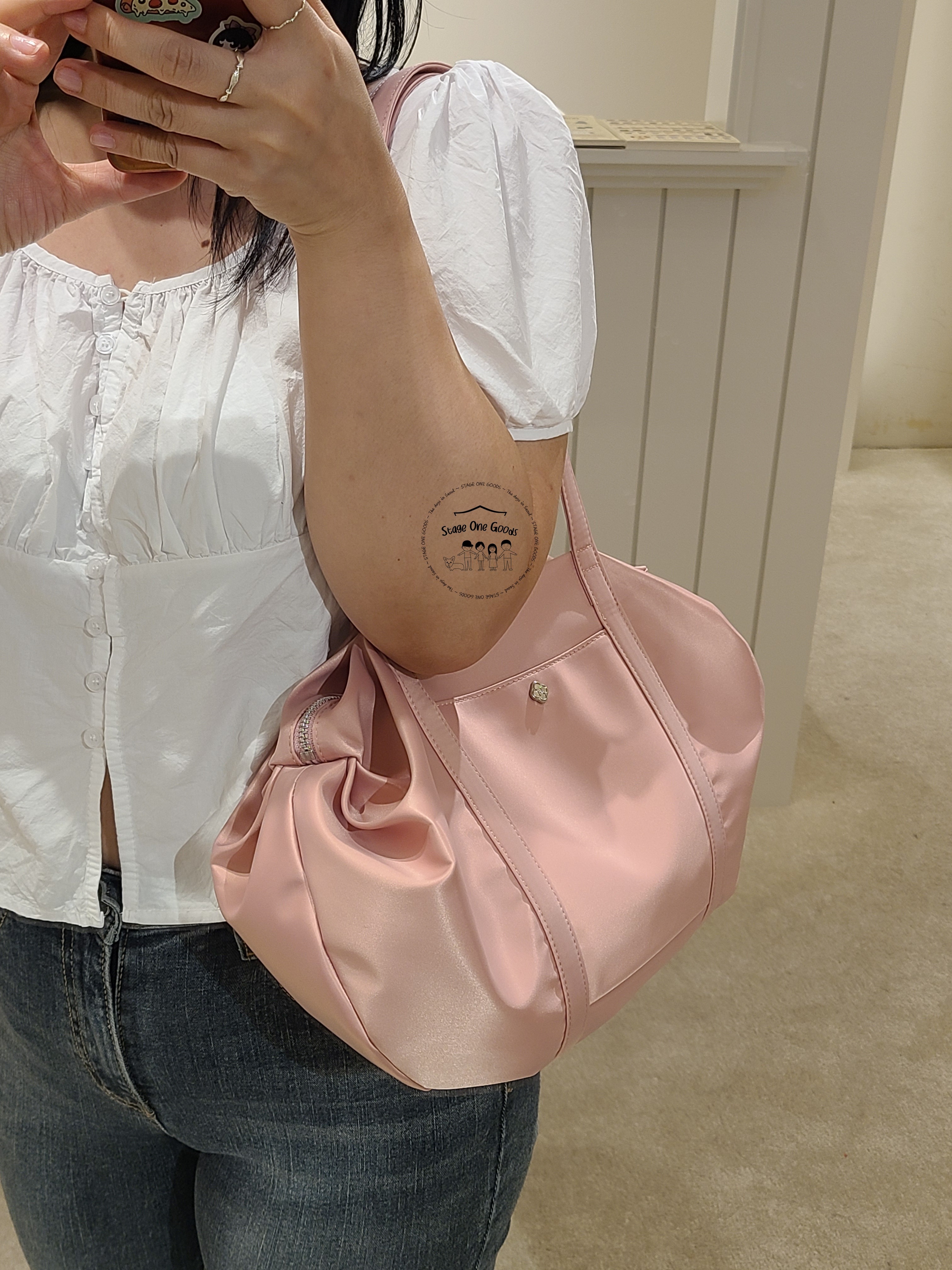 ●大人気【Heeari】Aurora Shirring Bag ★送料・関税込★ MUSINSA | HEEARI Aurora shirring duffle bag_black