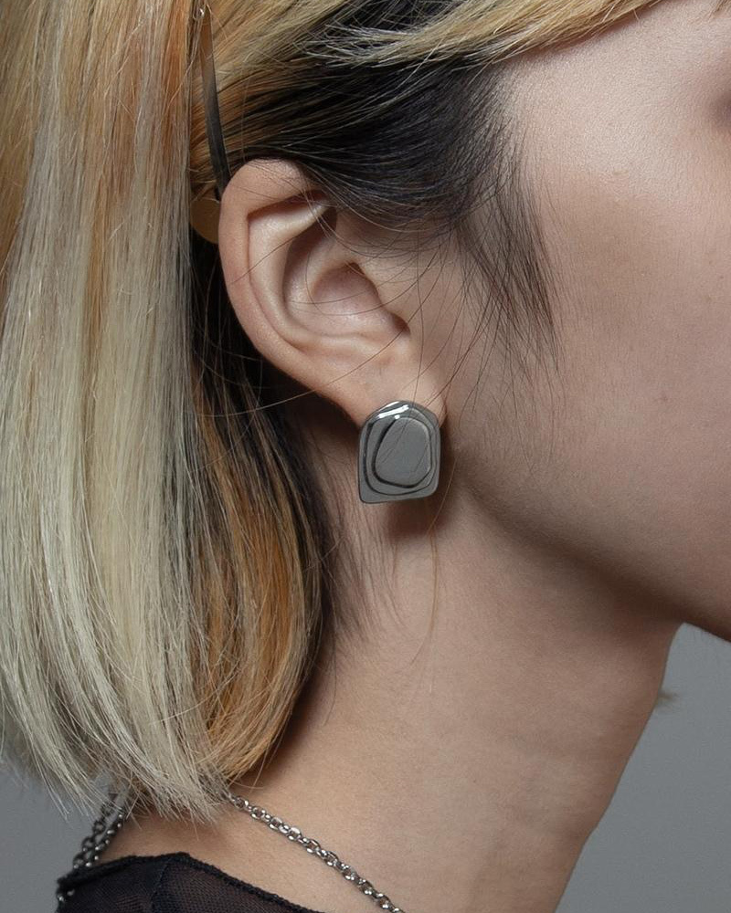 RECOVERY 不對稱堆疊耳環 (亮銀)