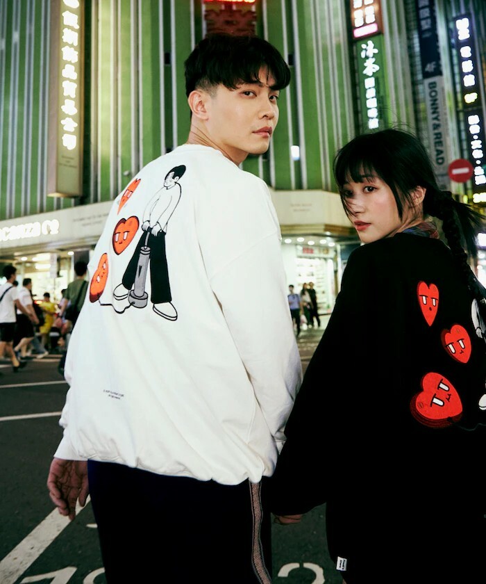 "代購" Kurt Wu 24AW 大學踢 全刺繡 打氣筒 愛心 BOY CREW SWEAT